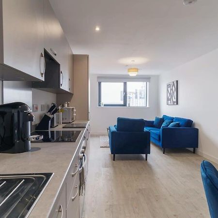 Stunning 2 Bed Apartment In Salford With Views Manchester Esterno foto
